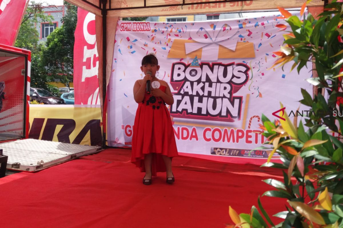 Puluhan anak ikut lomba nyanyi di Palembang