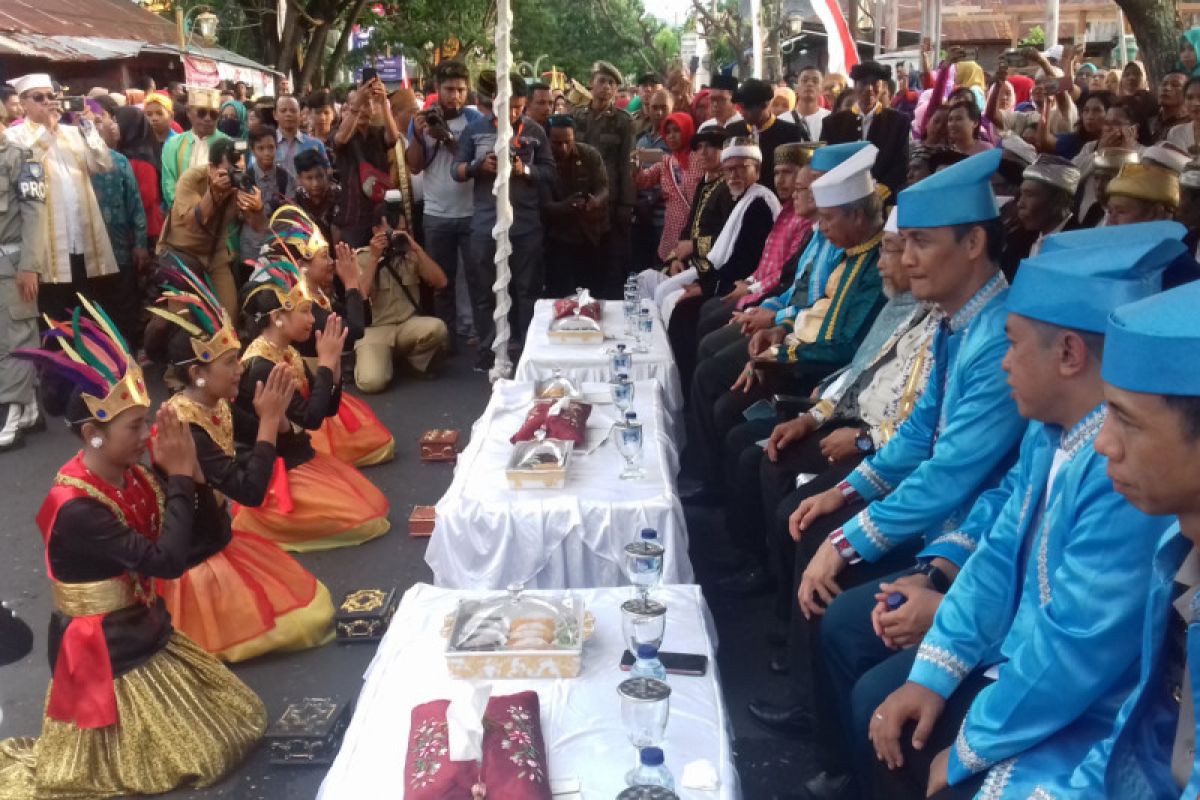 Parade budaya Ternate harmoni dijadikan kegiatan tahunan