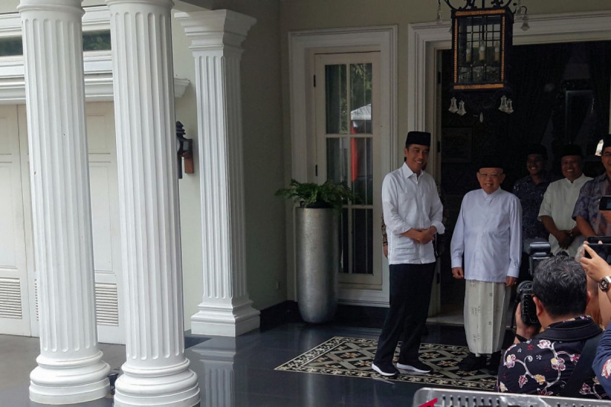 Jokowi penuhi undangan makan siang Ma'ruf Amin