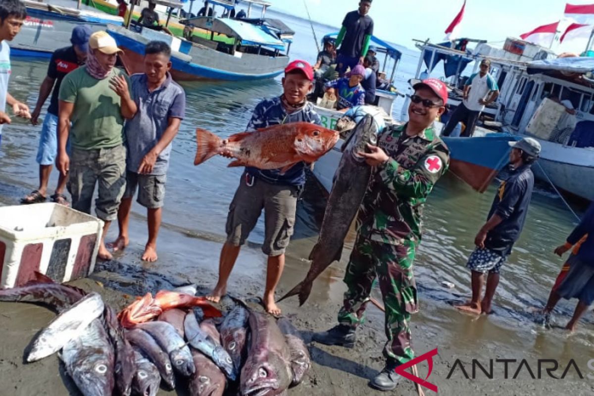 TNI AL gelar penyuluhan rumput laut di Pagimana