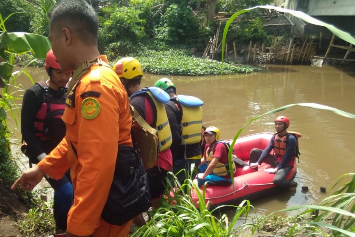 Jasad Anak Hanyut di Sungai Amprong Kota Malang Ditemukan