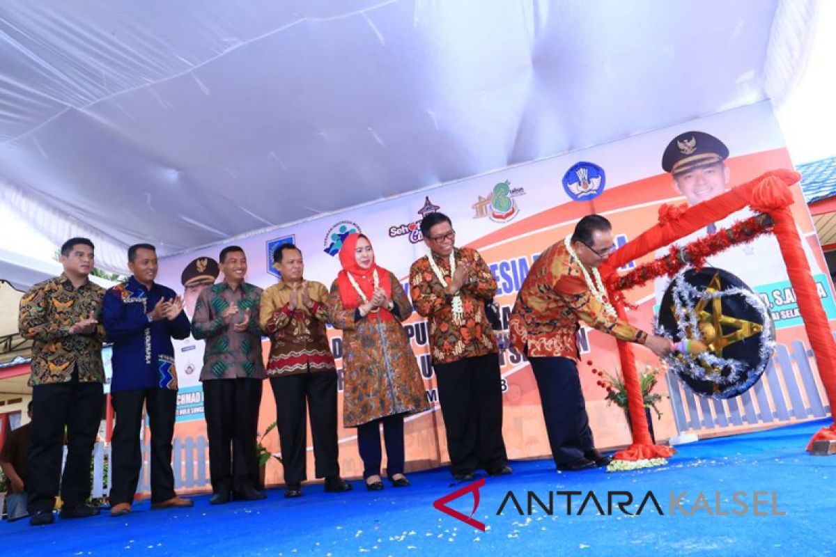 HSS launches Gerakan Indonesia Membaca and village of literacy