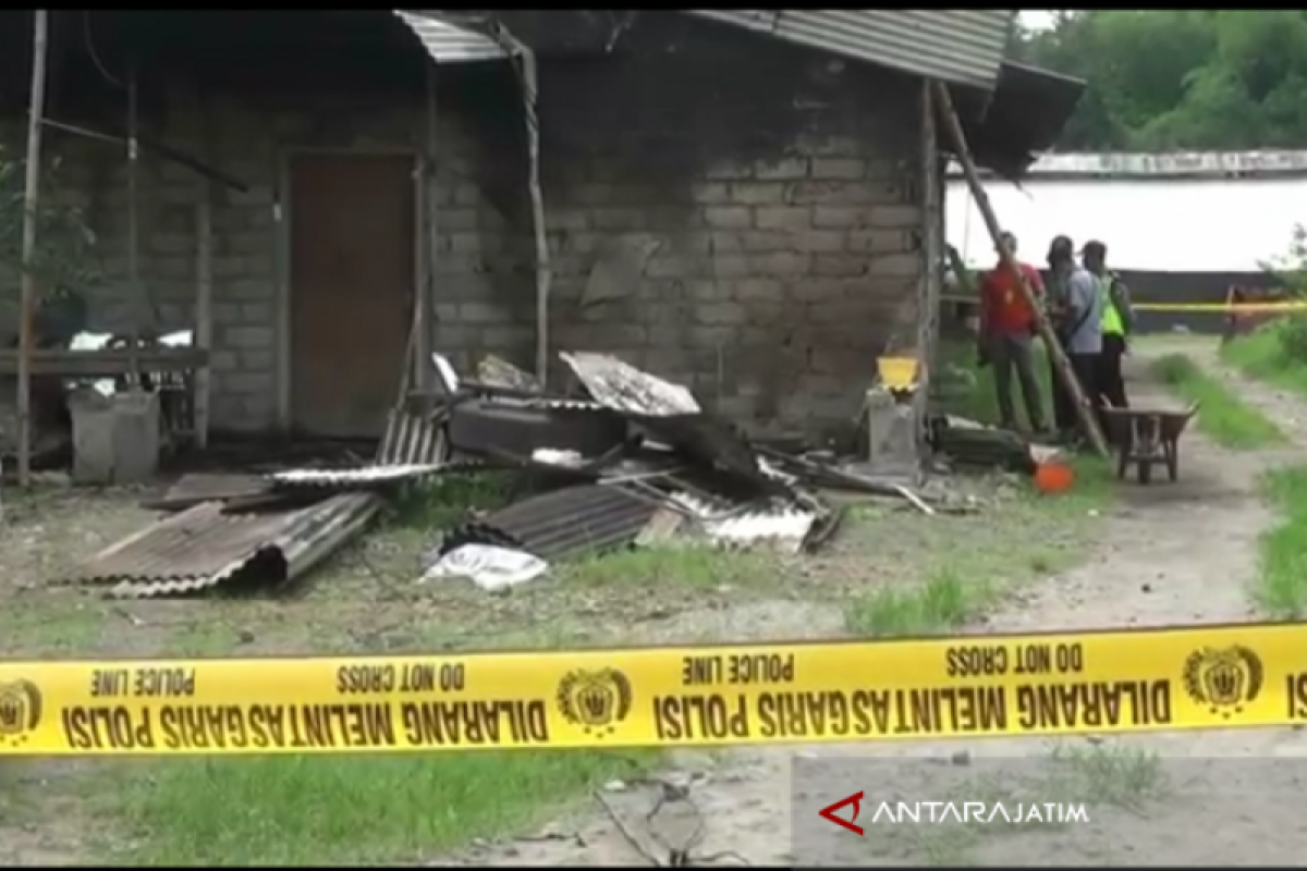 Penjaga Gudang Meninggal akibat Kebakaran Gudang Pabrik Pemecah Batu