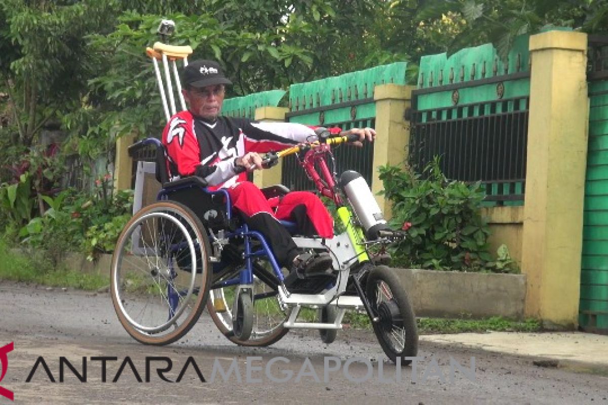 Kreatif, warga Sukabumi ciptakan motor penarik kursi roda
