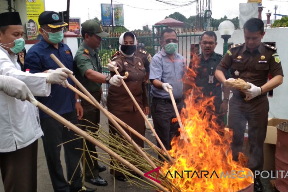 Kejari Sukabumi musnahkan barang bukti narkoba