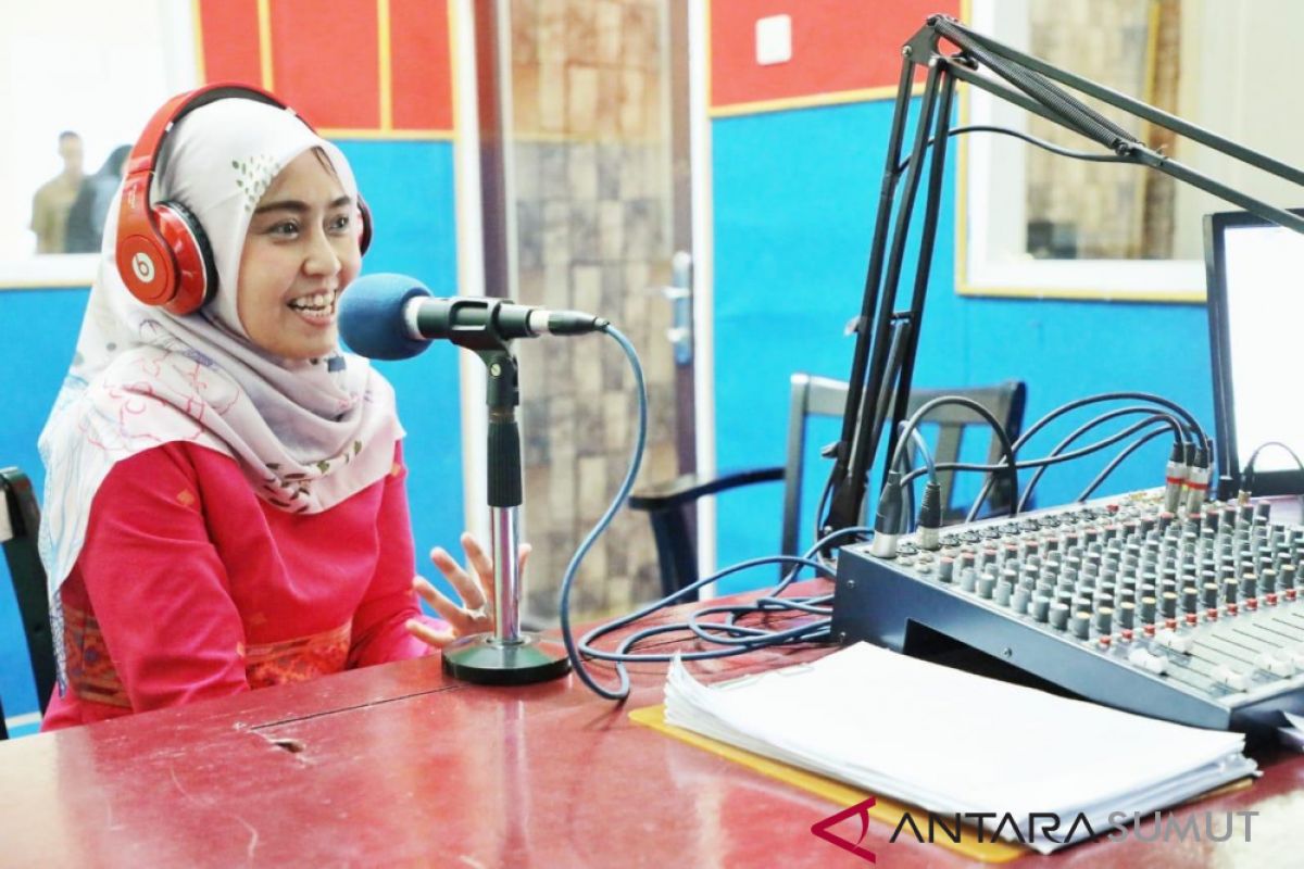 Lewat radio, Ketua PKK Asahan sampaikan peran perempuan