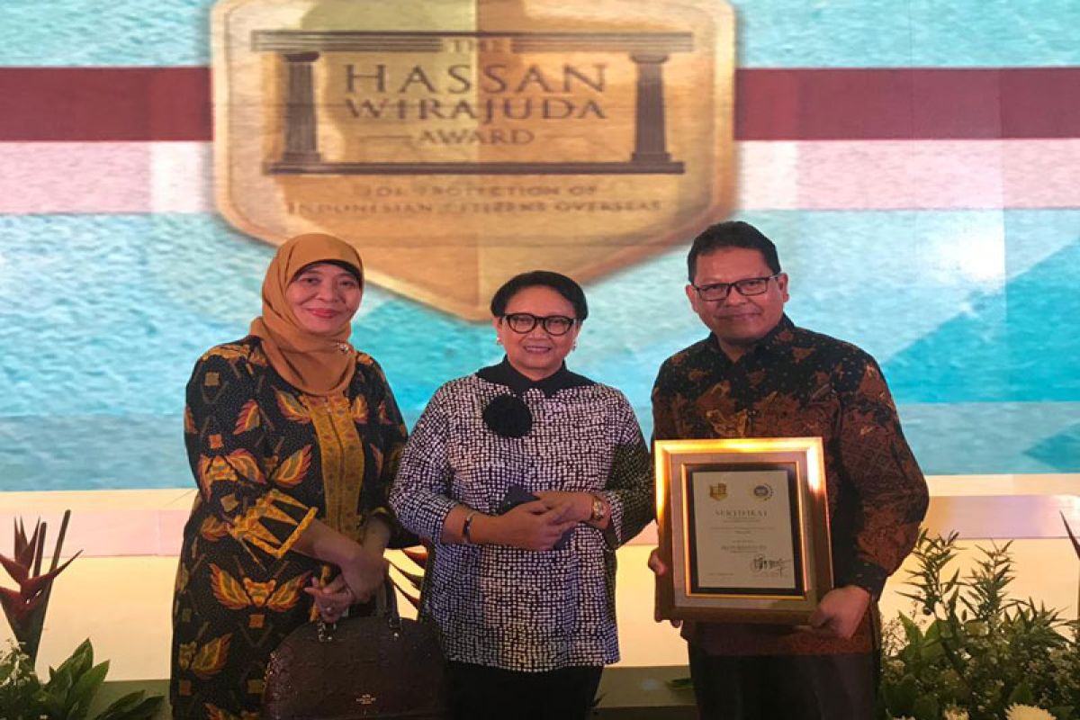 Prof. Dr. Ir. Ari Purbayanto, Guru Besar IPB raih Hassan Wirajuda Pelindungan WNI Award 2018