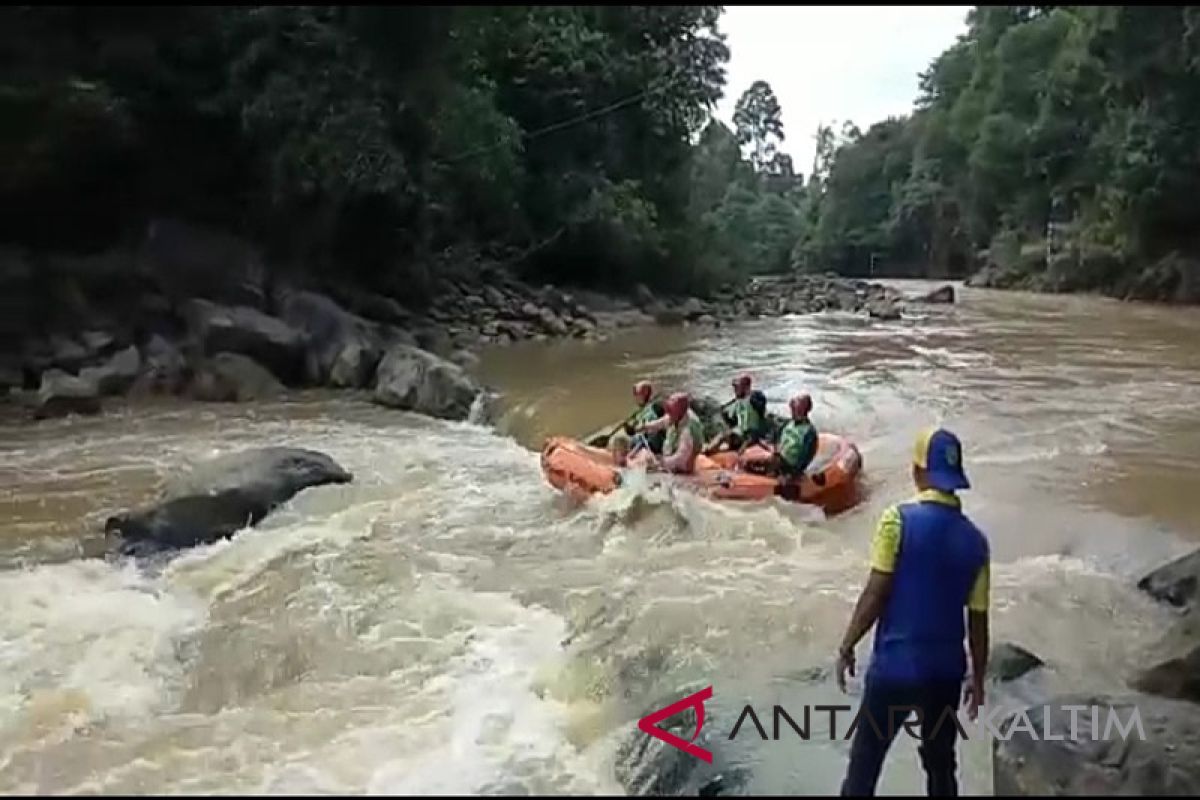 Arung Jeram Kutim Persembahkan Emas