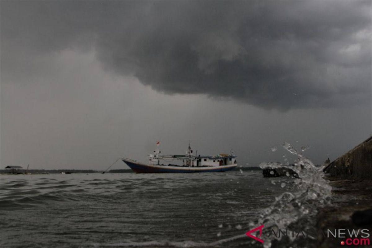 Waspada potensi banjir dan longsor di Sumatera dan Jawa