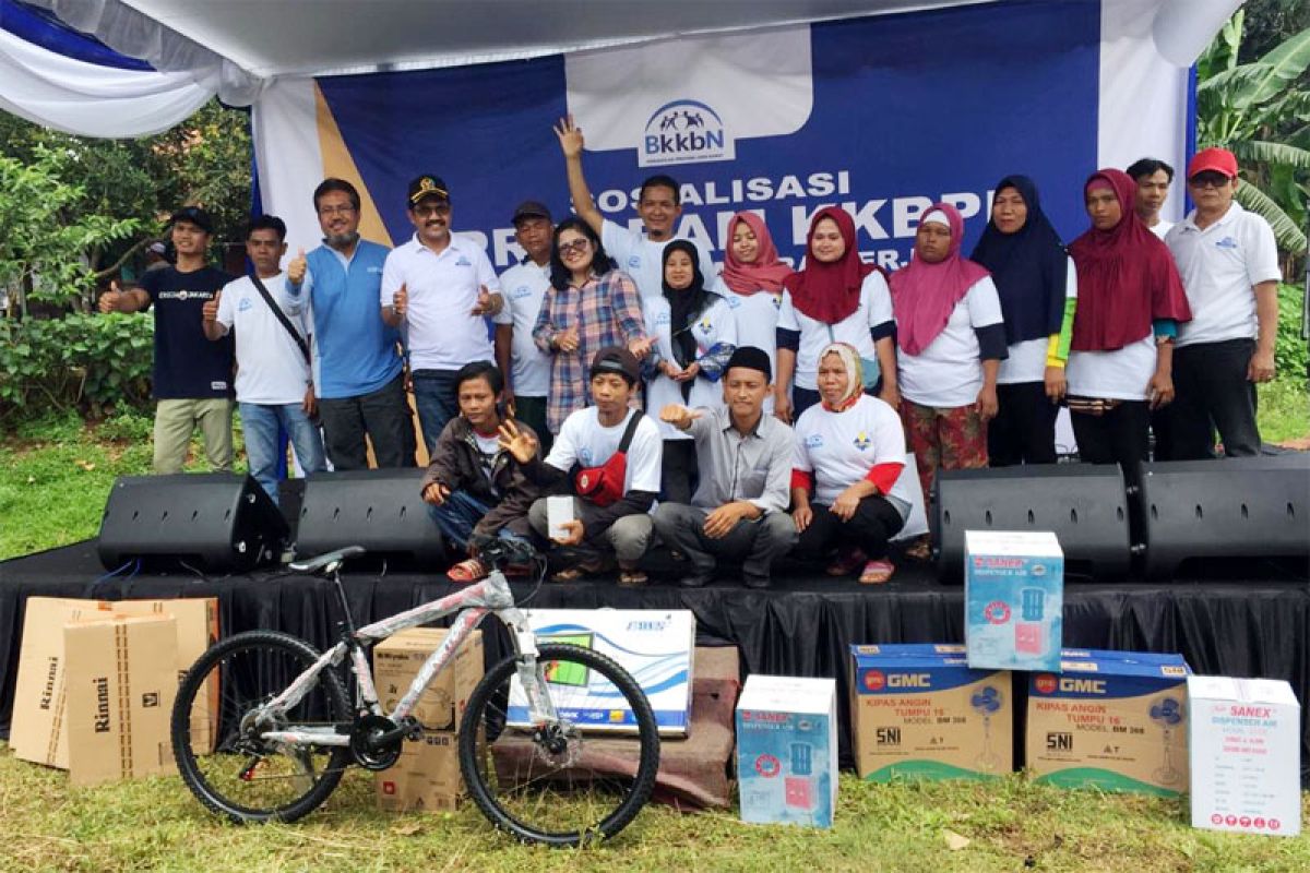 Warga Bojong Kabupaten Bogor Dapat Sosialisasi Program KKBPK