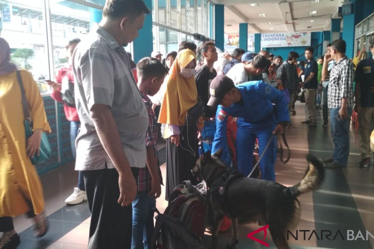 BNN Kota Cilegon Kerahkan Anjing Pelacak Pada Razia Di Pelabuhan Merak