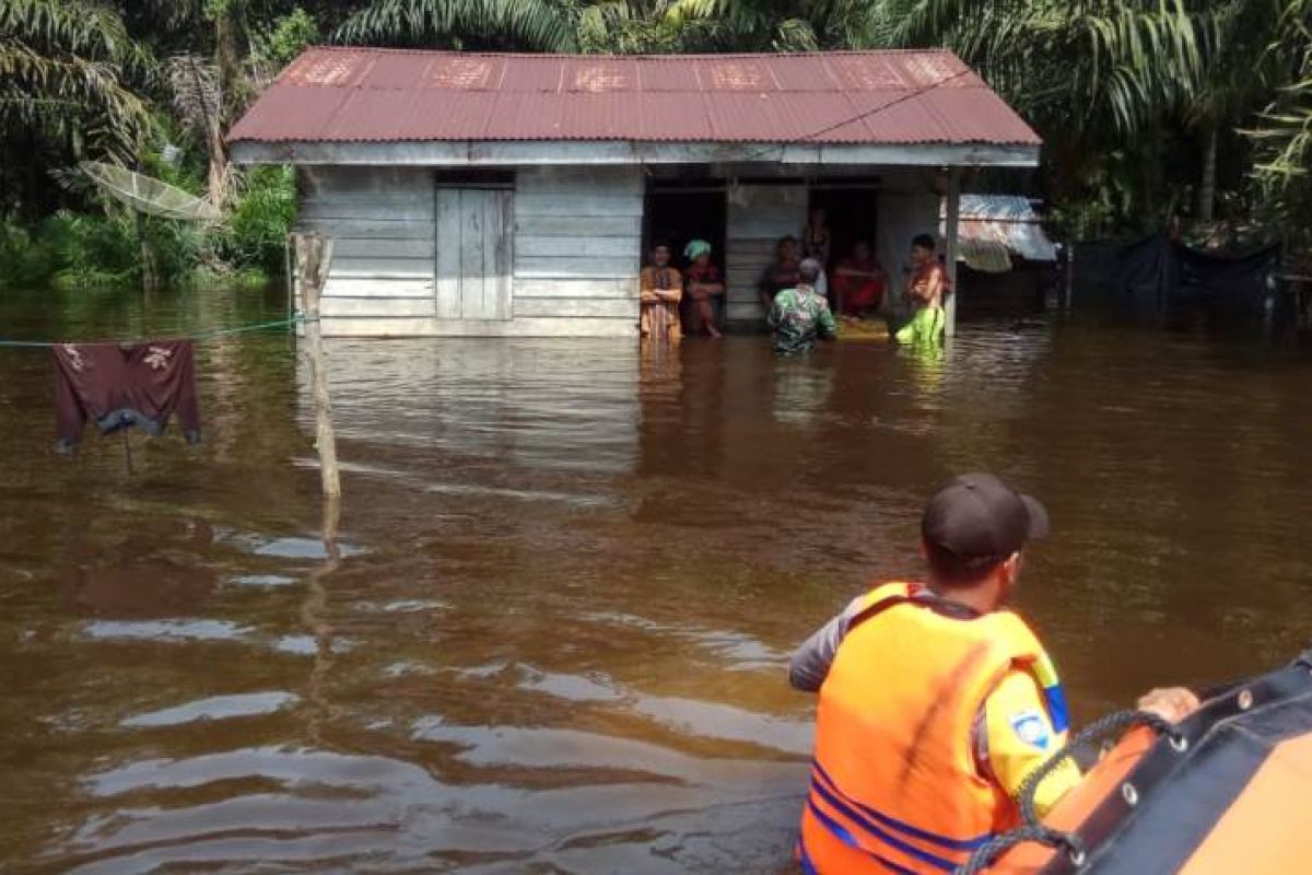 Aktivitas warga Aceh Selatan lumpuh akibat banjir