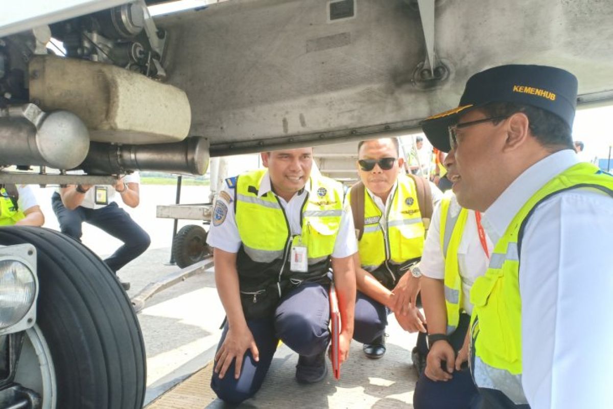 Menhub sidak bandara dan stasiun