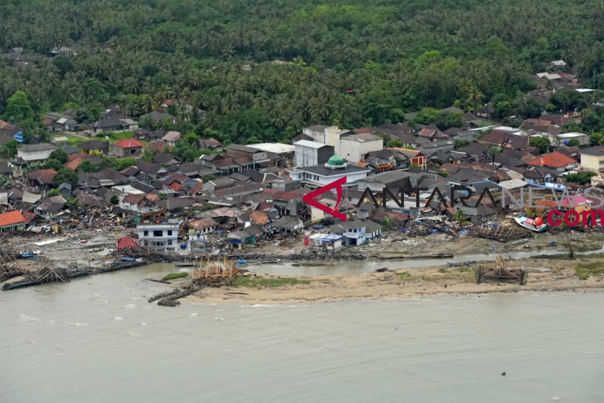 Warga Pasir Tanjung Labuan berhamburan keluar rumah gara-gara air naik