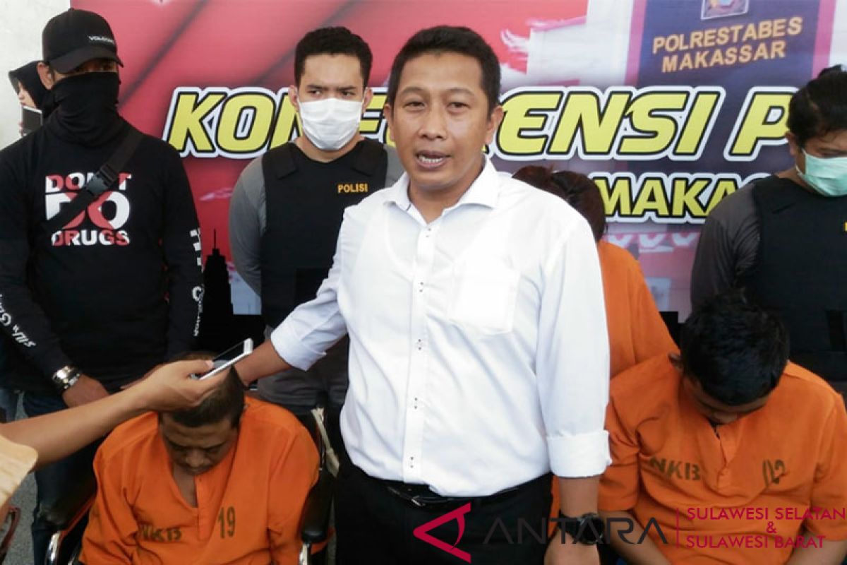 Polrestabes Makassar tangkap pasangan suami istri bandar sabu