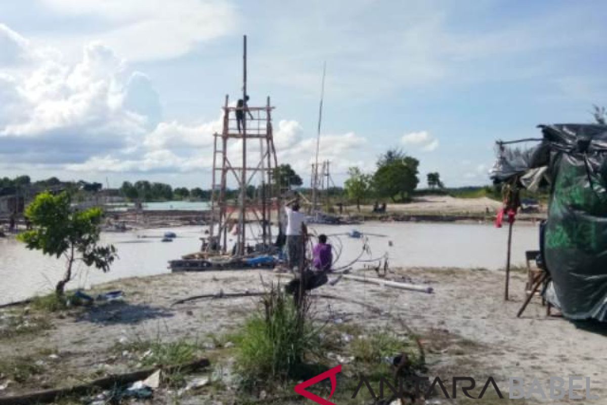 Ditkrimsus Polda Babel razia tambang di Pantai Matras