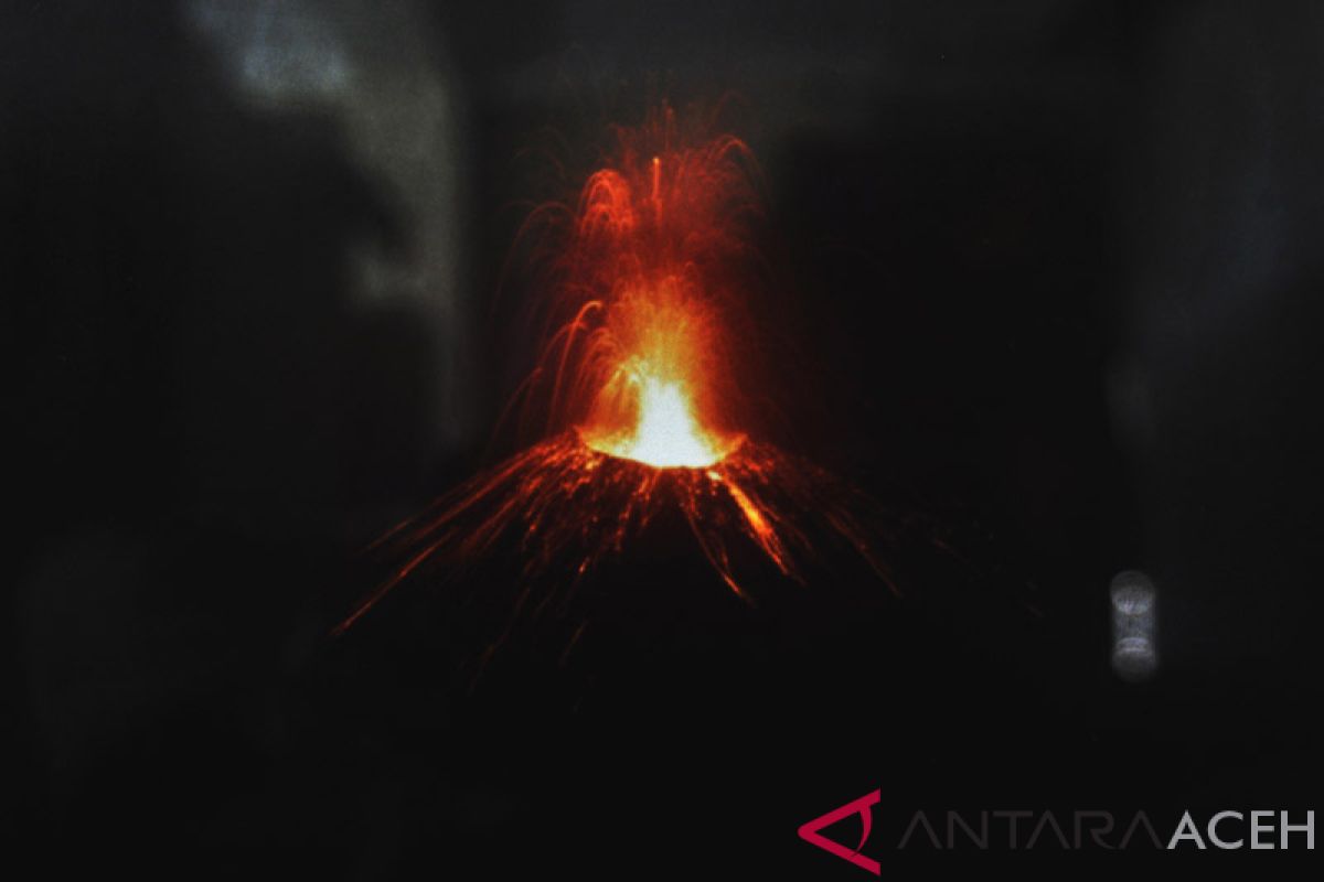 BMKG: erupsi Gunung Anak Krakatau aktif berpotensi tsunami