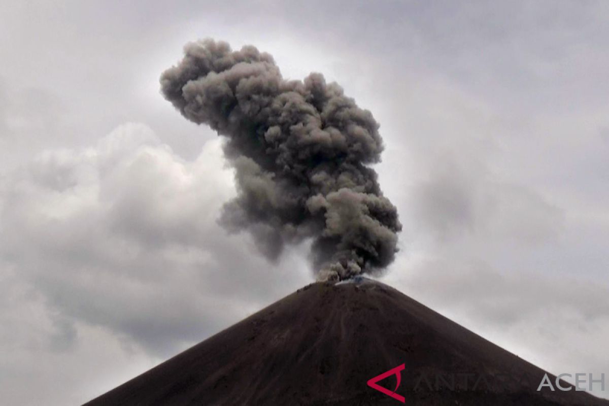 Gunung api Soputan-Karangetan di Sulut berstatus Siaga
