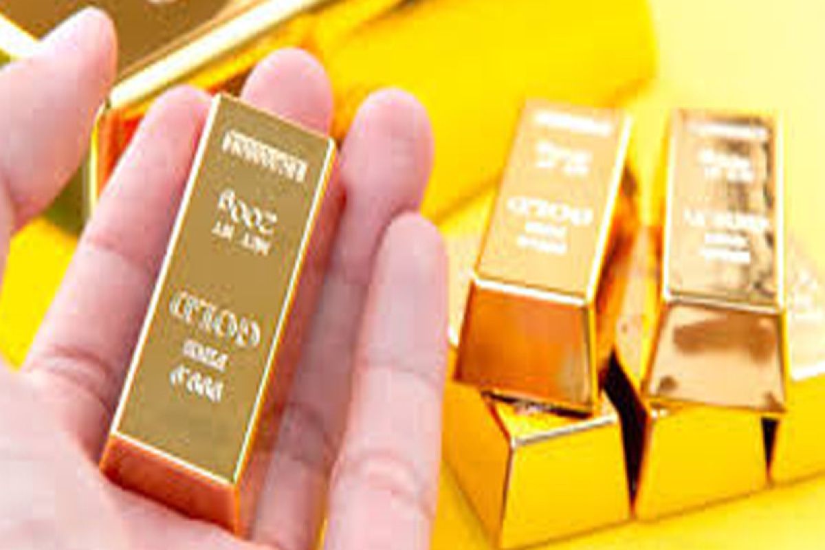 Harga emas jatuh, dipicu permintaan rendah pada aset aman