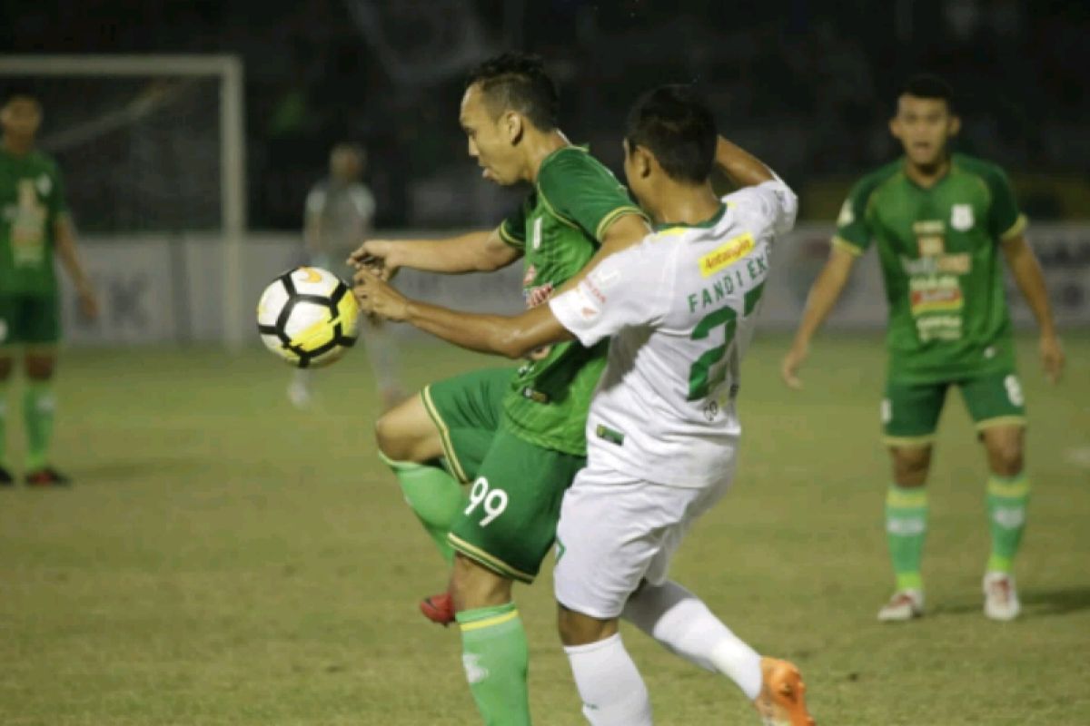 PSMS hajar Persebaya 4-0