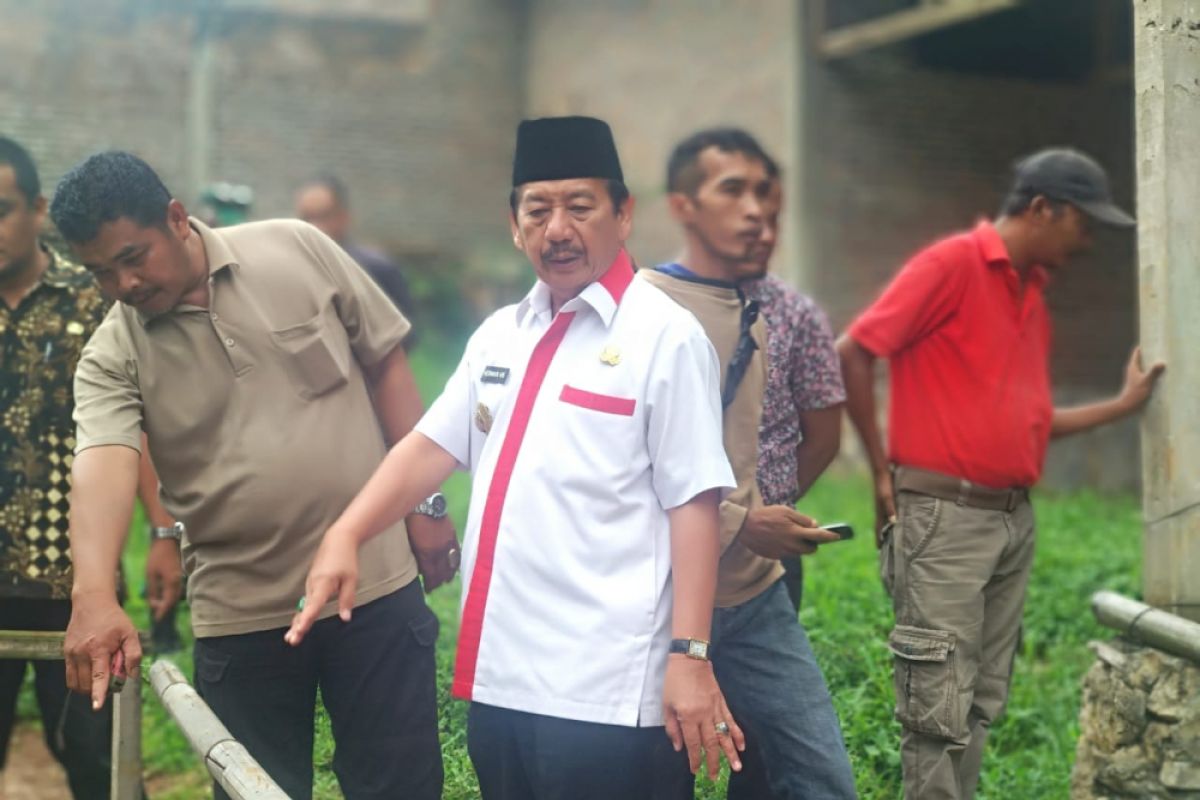 Wali Kota Tinjau Jembatan Rusak