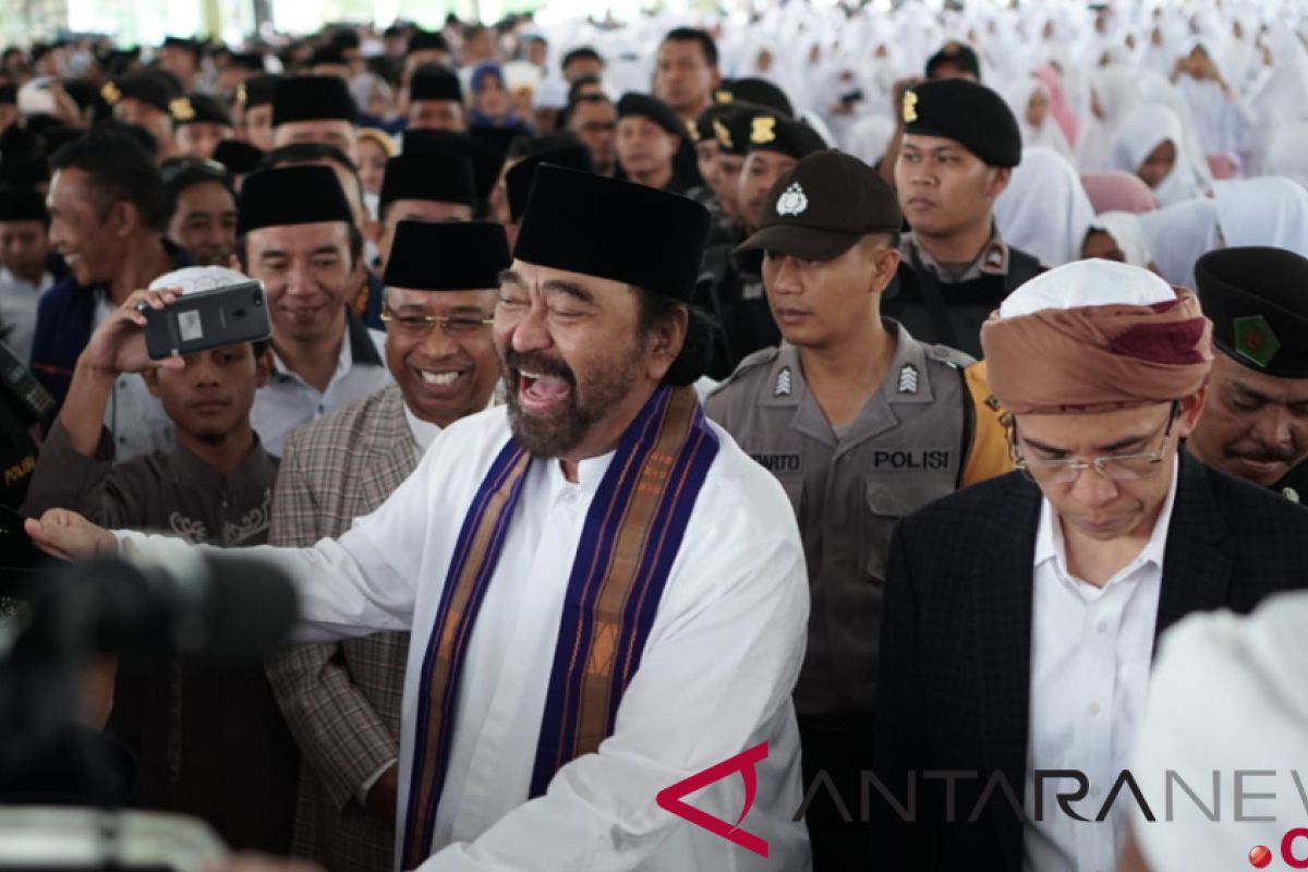 Surya Paloh minta santri Nahdlatul Wathan jadi penerang Islam