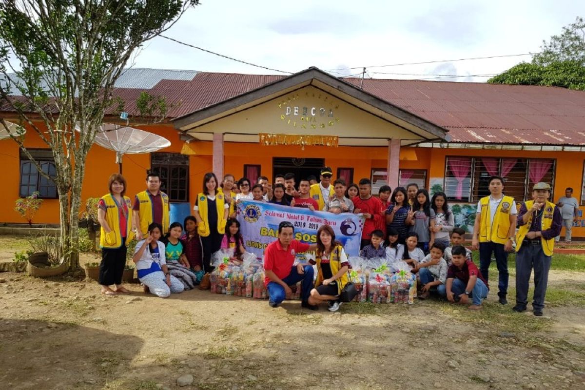 Sambut Natal, Lions Club santuni Panti Asuhan Debora Tapsel