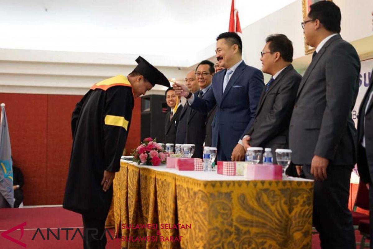 Agus Purwanto, TKI  sukses raih sarjana di perantauan