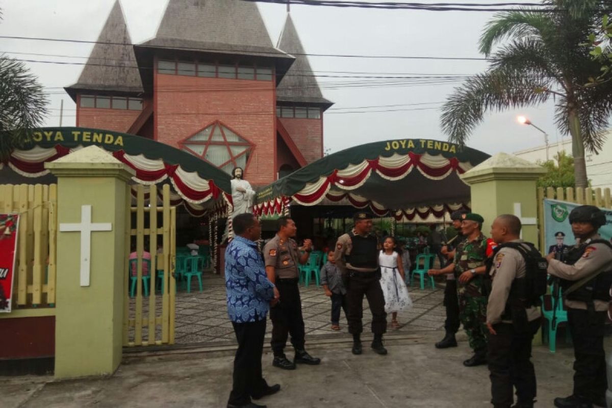 Tim gabungan berpatroli pastikan keamanan pelaksanaan ibadah Natal di Sampit