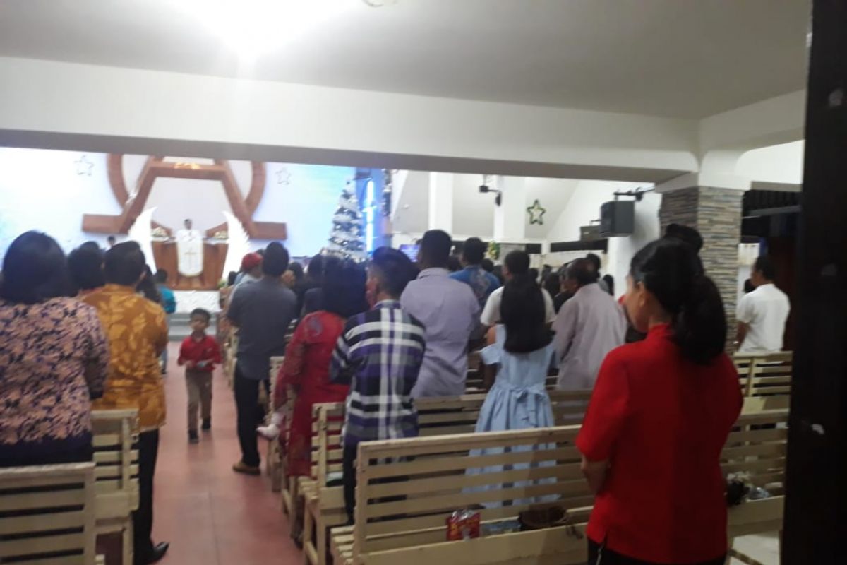 Ibadah Malam Natal di Kendari berlangsung aman