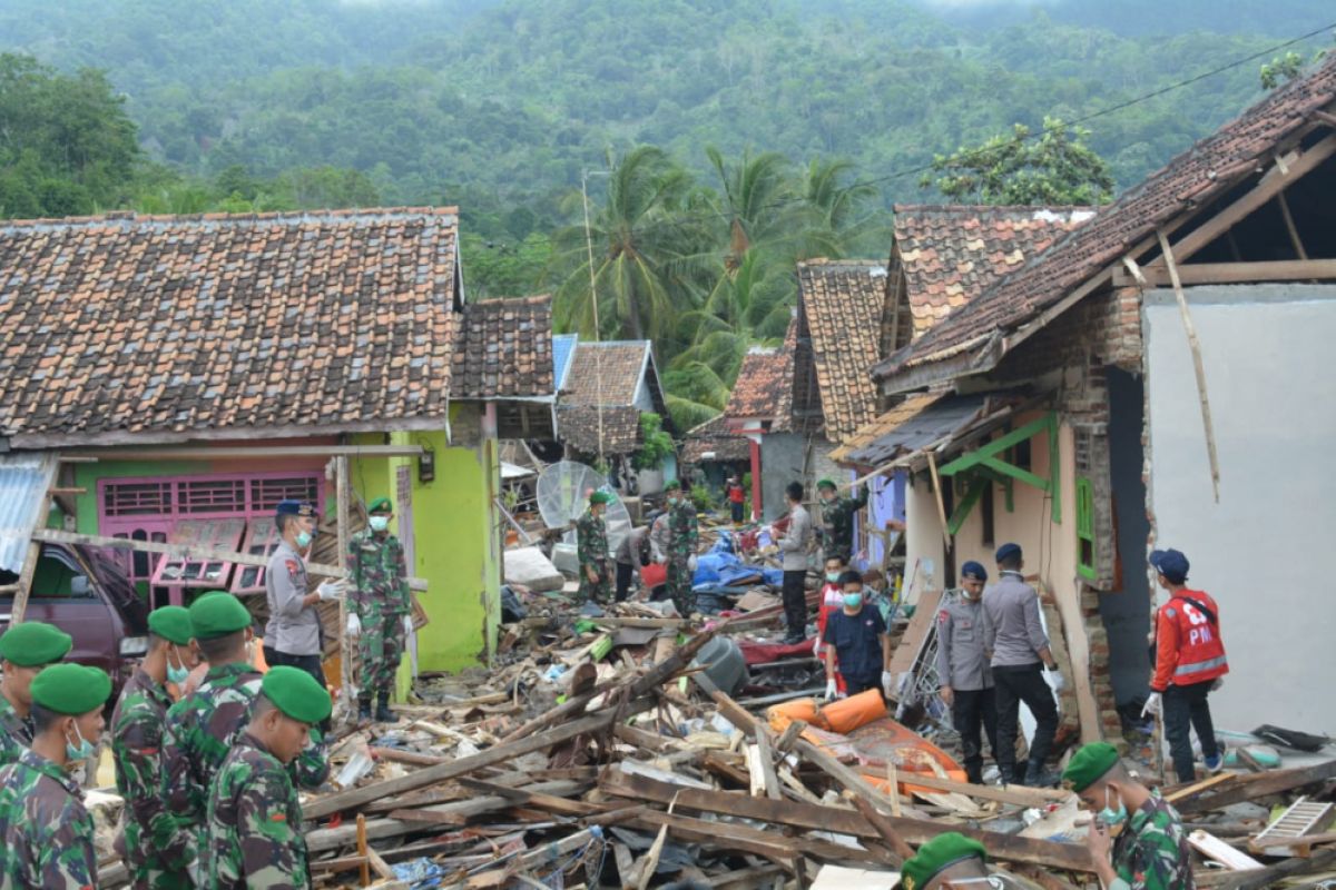 Solidaritas Tumbuh Dari Tsunami Selat Sunda (bagian ii)