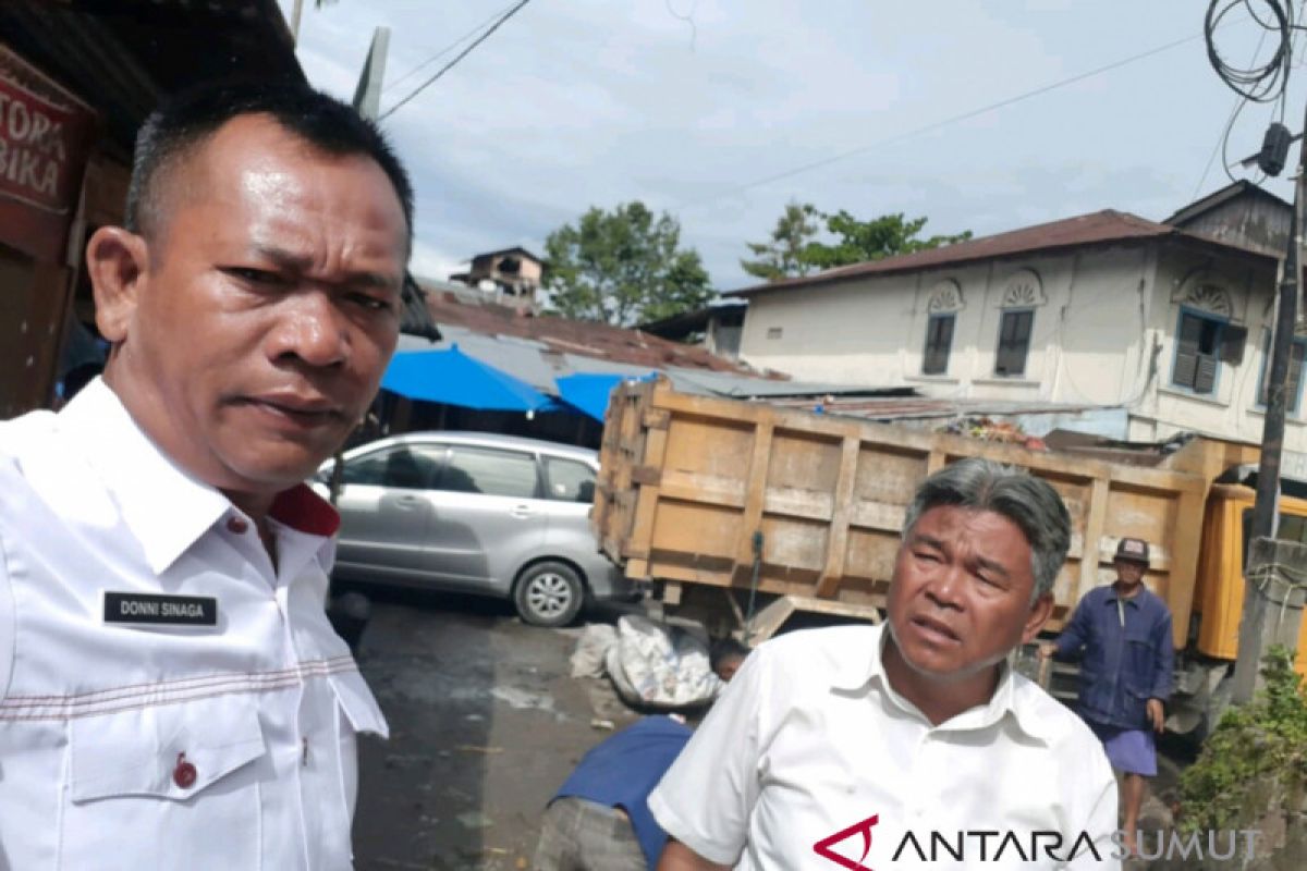 Armada Kebersihan Parapat disiagakan