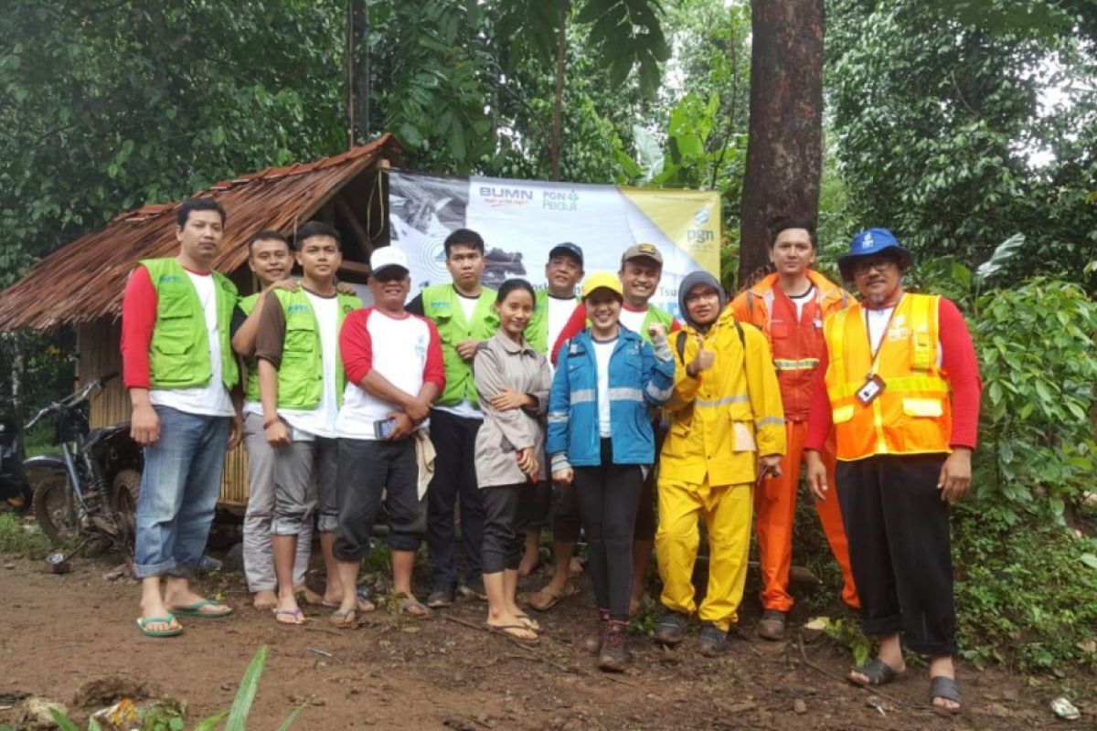 PT Angkasa Pura II berbagi kasih Natal dengan anak yatim