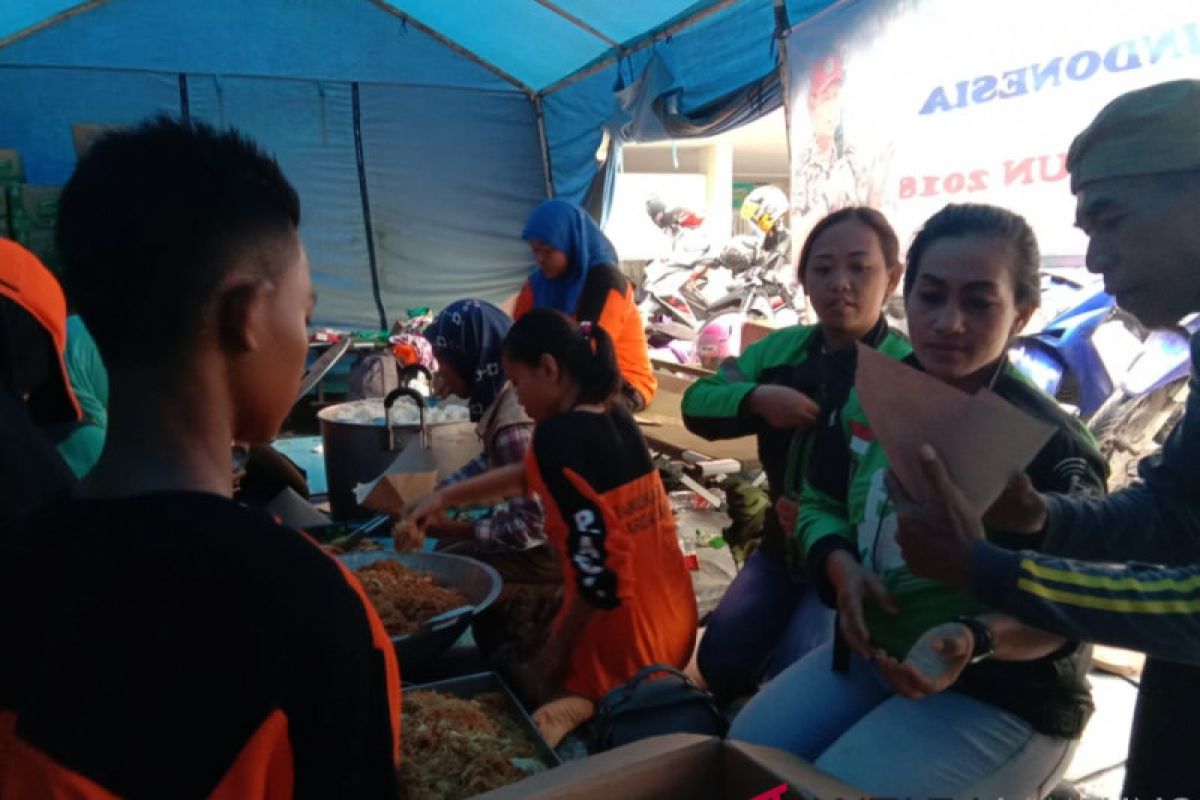 Masyarakat Ikhlas Membantu Korban Tsunami Selat Sunda