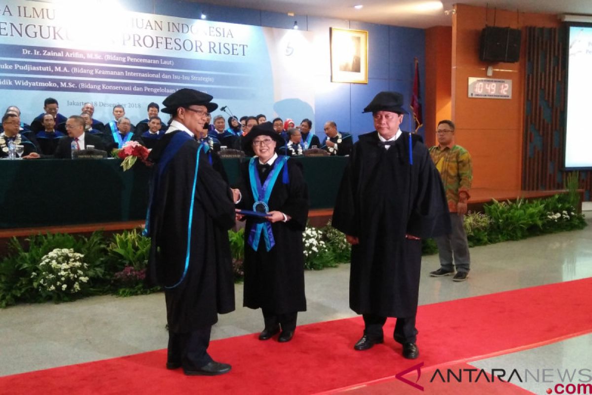 LIPI inaugurates three professors on oceanography, politics, and conservation