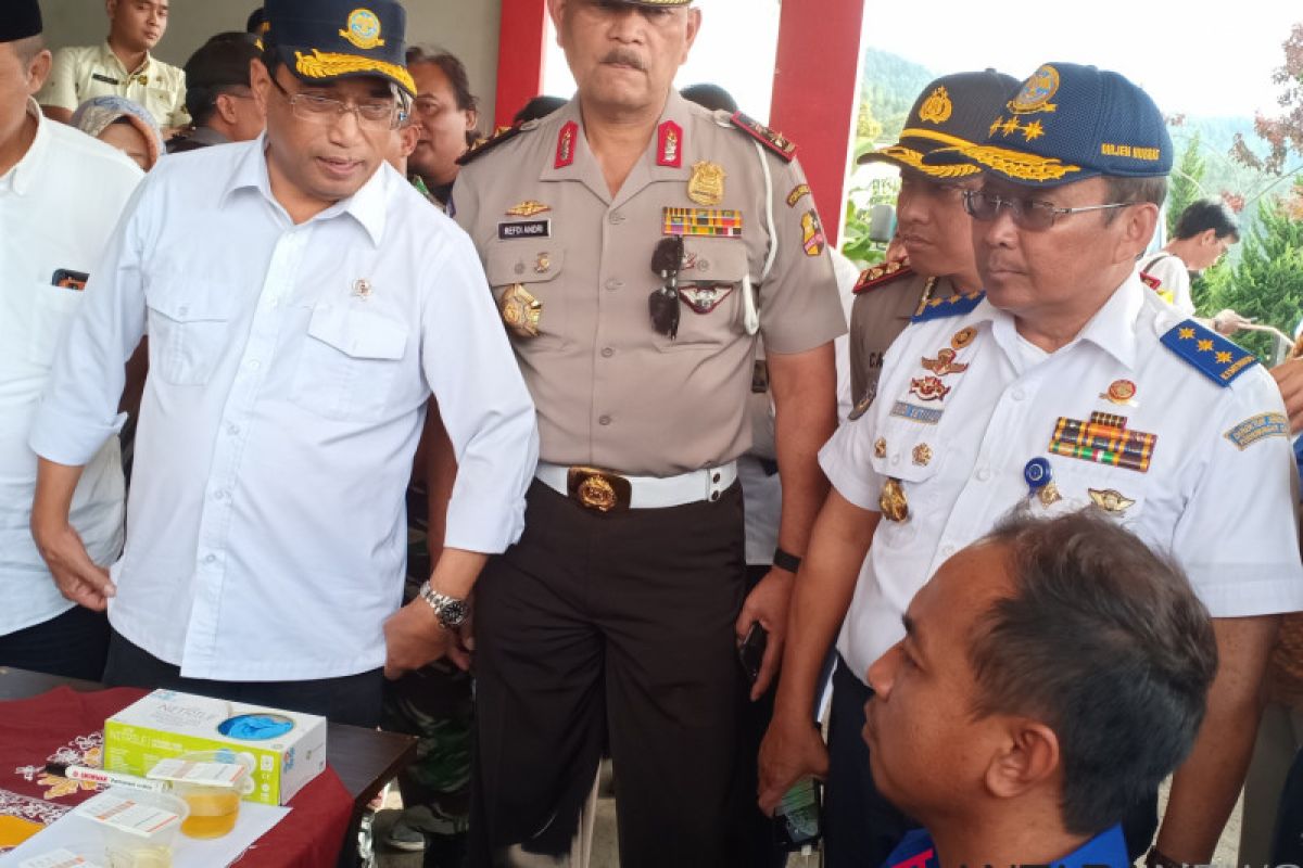 Minister carries out ramp check on tourism buses in C Java