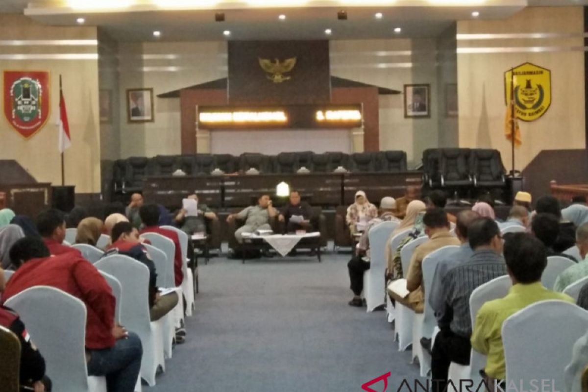 Bapamperda Banjarmasin uji publik tiga Raperda  2019