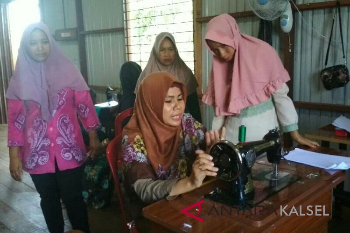 Best-selling business training for villagers