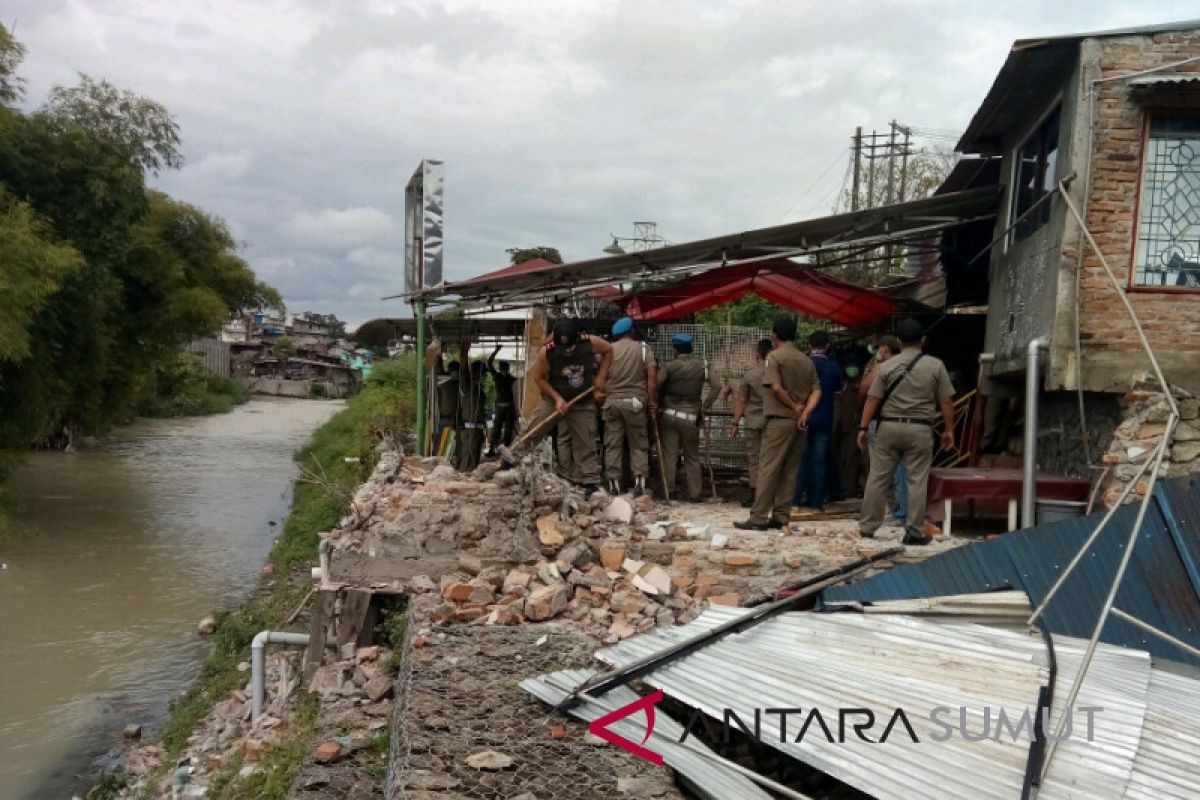 Cafe Sungai Bah Bolon Pematangsiantar dibongkar