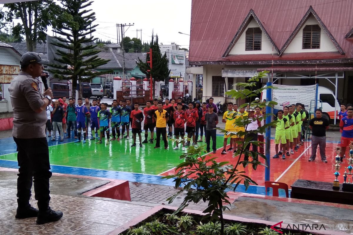 Polisi tingkatkan komunikasi bermasyarakat melalui olah raga