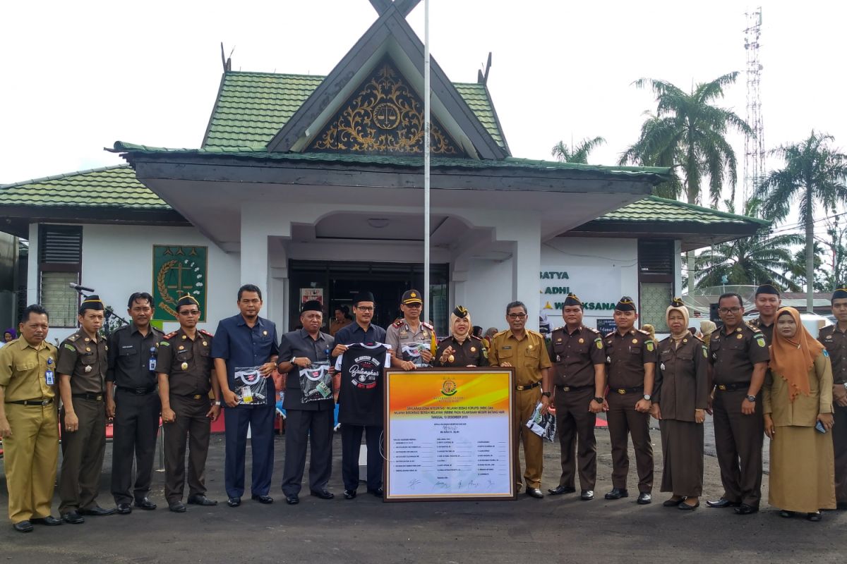 Kejari Batanghari peringati hari anti korupsi sedunia