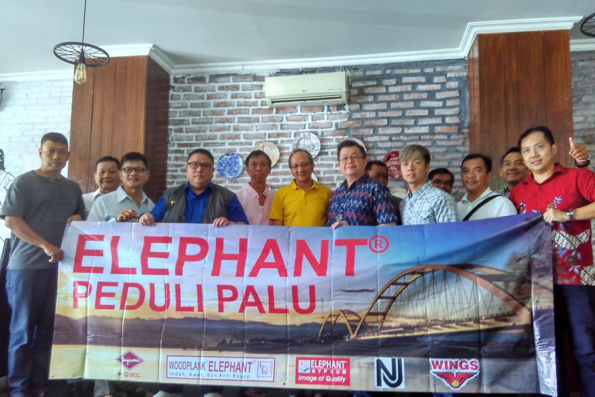 Elephant peduli bencana bantu material bahan bangunan