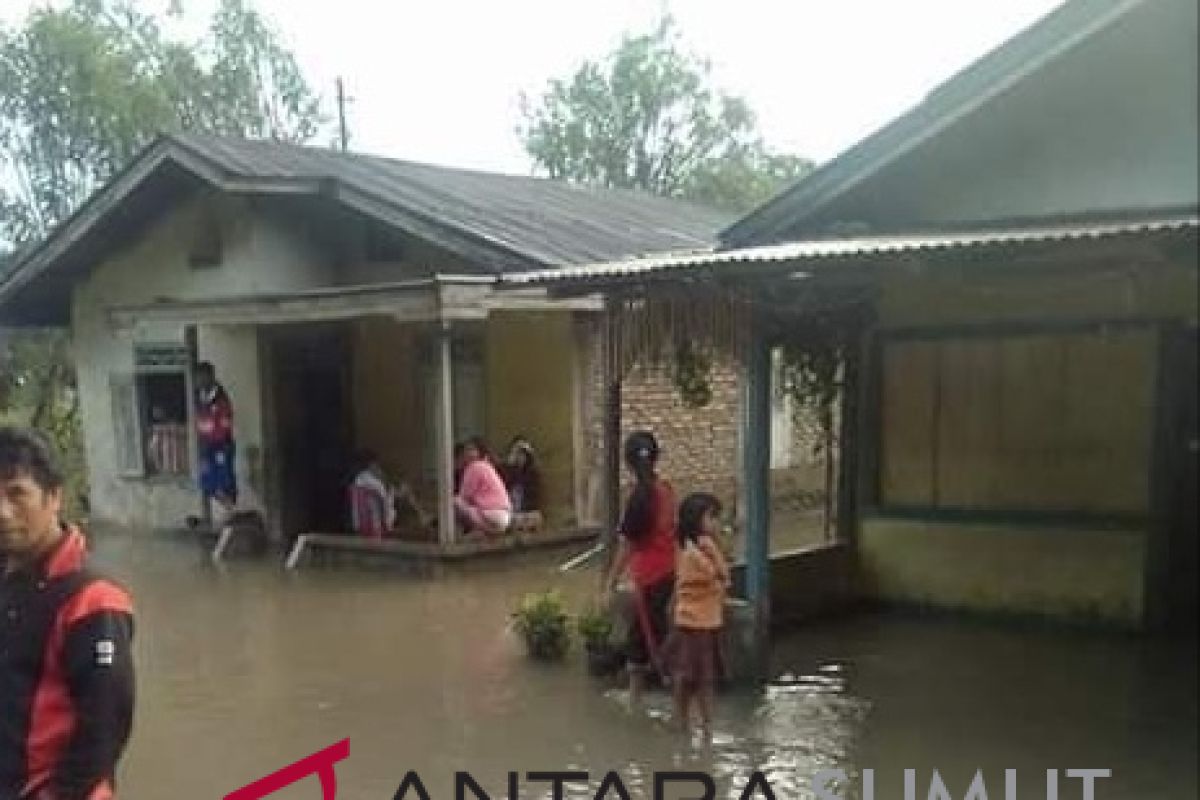 Banjir di Purbatua rusak jembatan dan rendam sembilan rumah