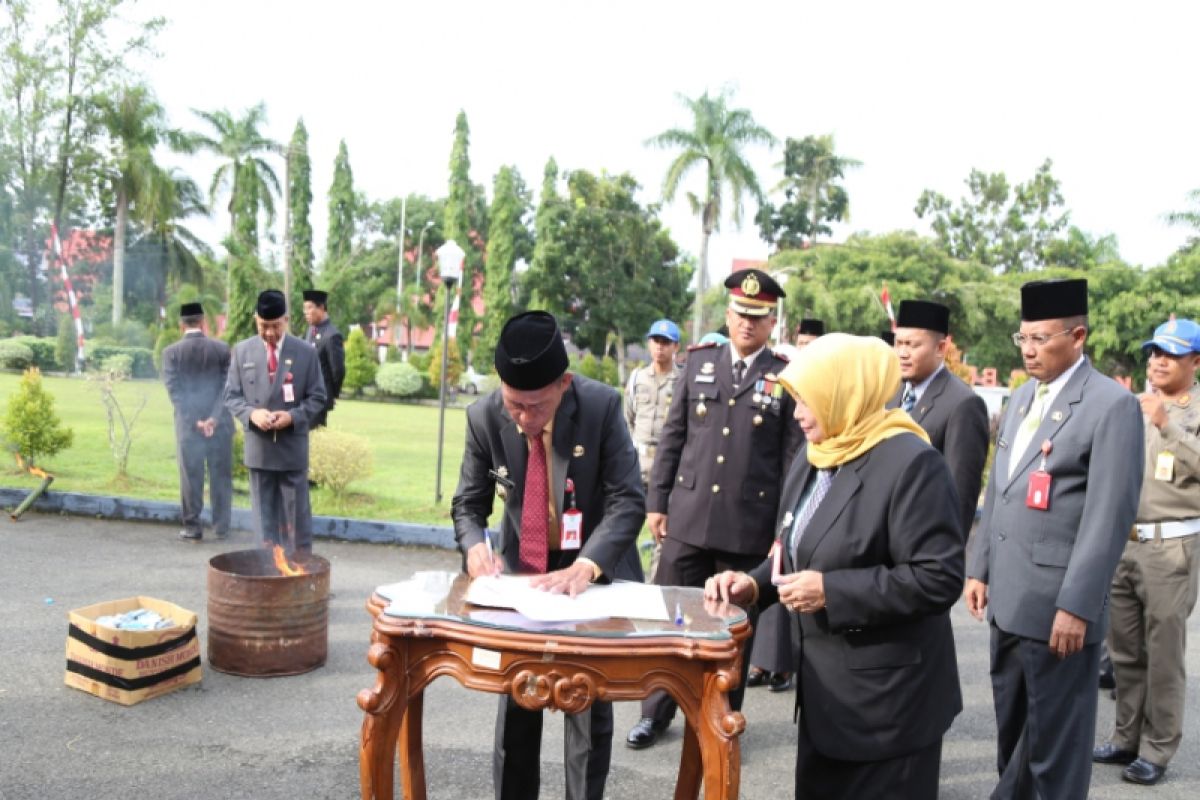 Pemkab Tanah Laut musnahkan KTP elektronik rusak