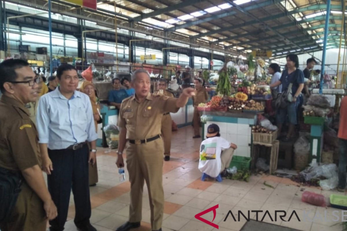 Pemkab HST studi pengelolaan pasar tradisional modern ke Tangsel