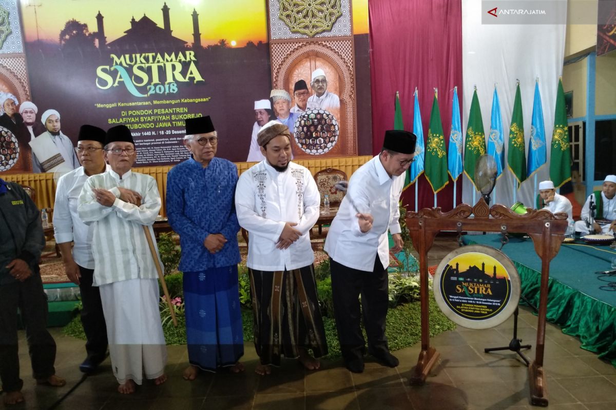 Kiai Azaim: Sastra telah Diseret-seret untuk Kerusuhan