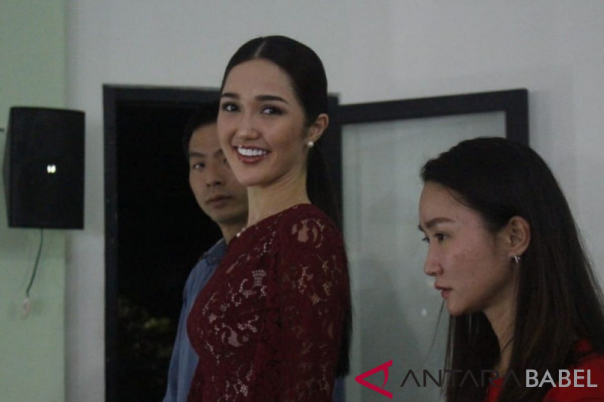 Sonia Fergina Citra rayakan Natal di Belitung