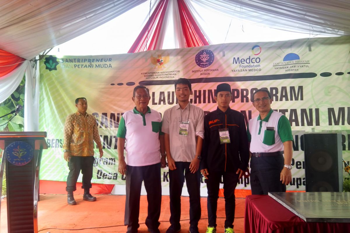 Menko Perekonomian luncurkan Program Santripreneur dan Petani Muda