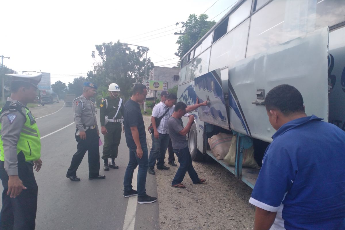 Tim gabungan Operasi Lilin Toba tes urine sopir