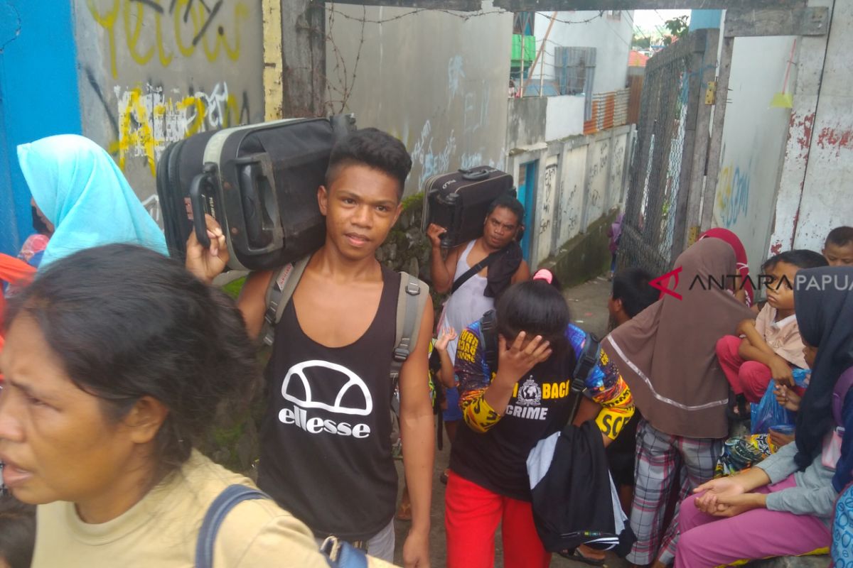 Warga Borobudur Manokwari mengungsi